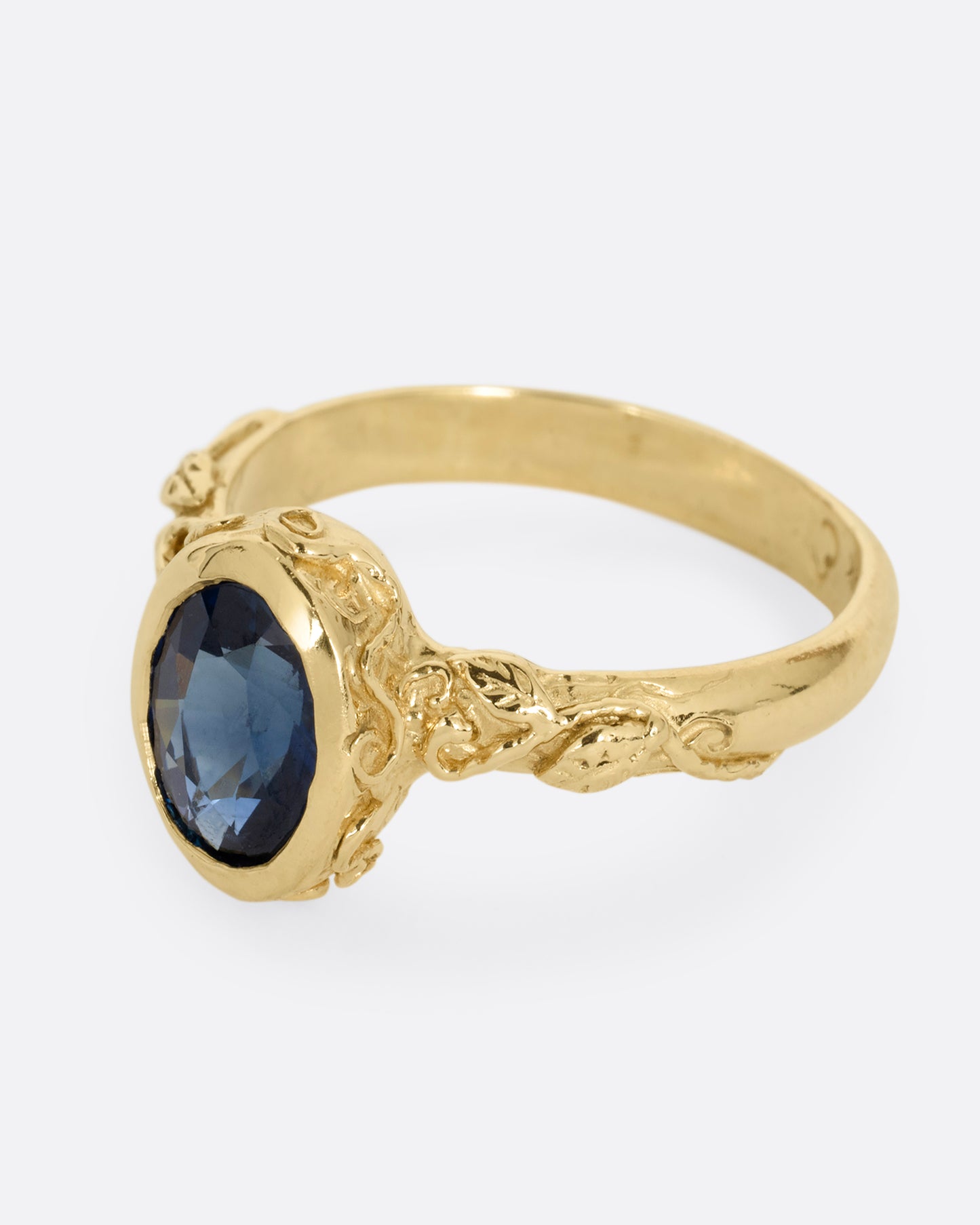 Interlaced Sapphire Ring
