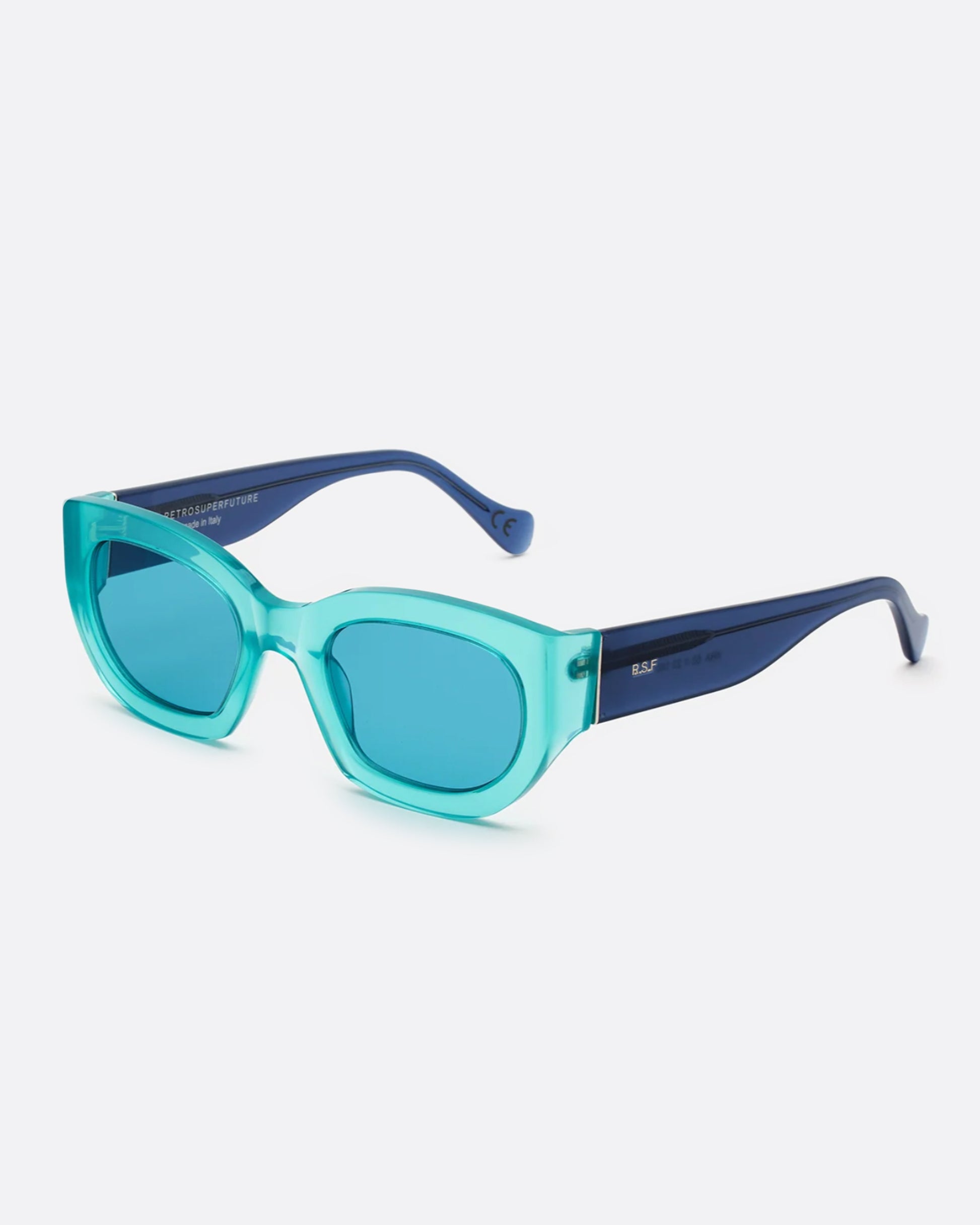 These sunglasses will take you from sunny beaches to busy city streets.