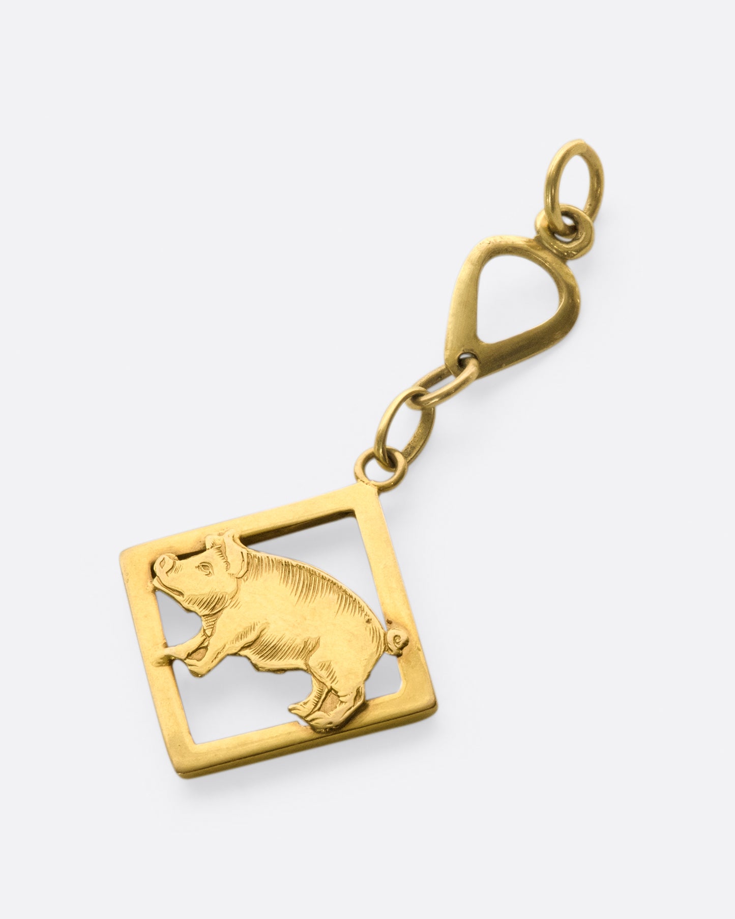 A friendly farmyard creature that dangles four links below your chain making it easy to layer with your other favorite charms.