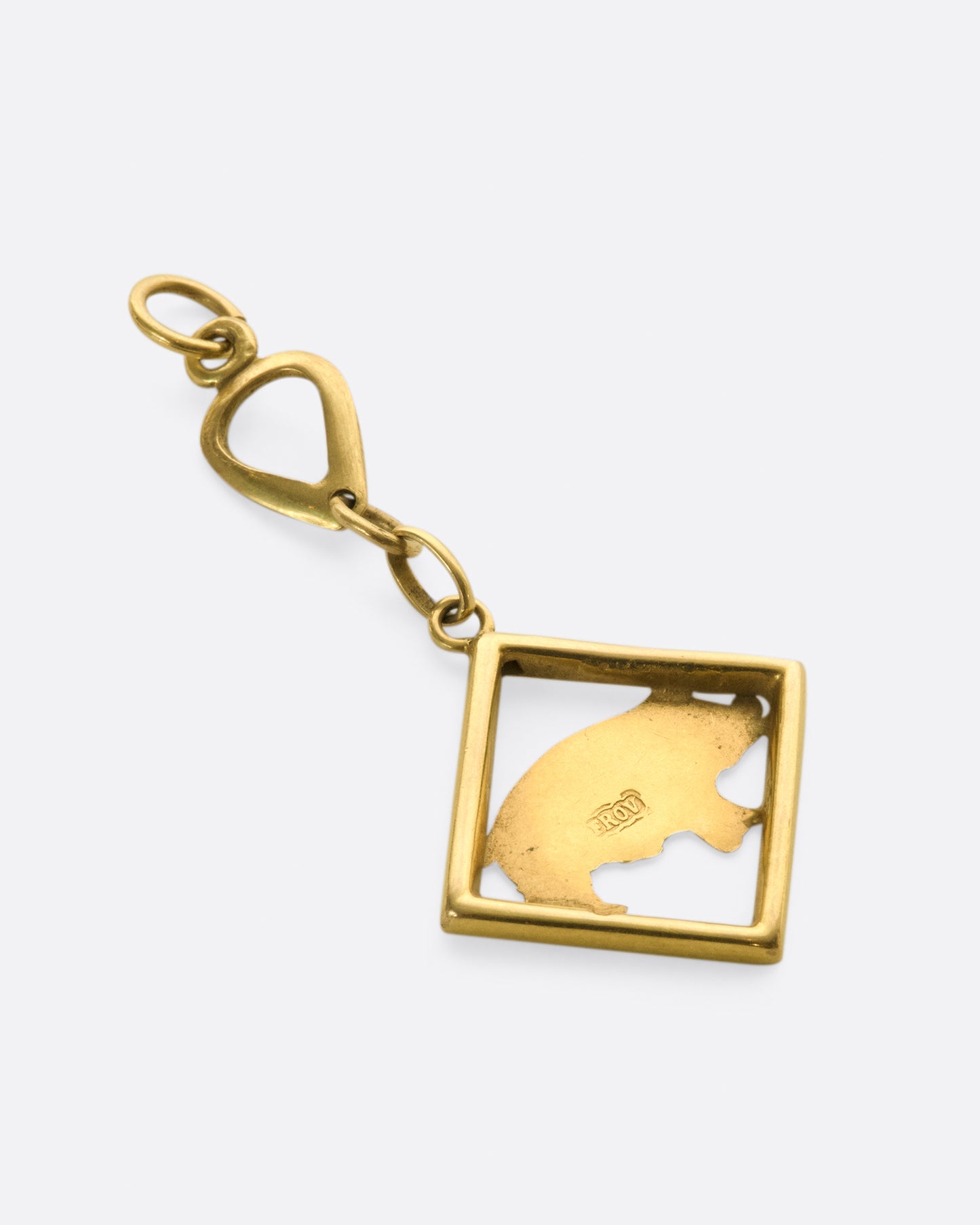 A friendly farmyard creature that dangles four links below your chain making it easy to layer with your other favorite charms.