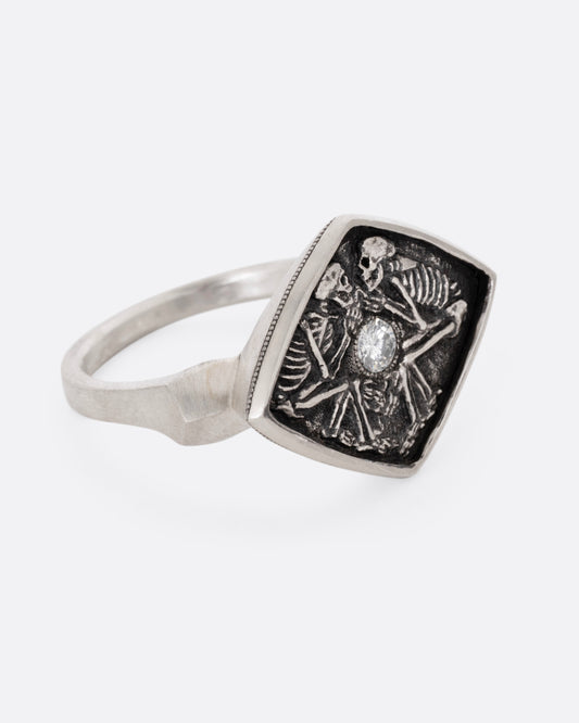 Dolcis Mortem Skeleton Ring