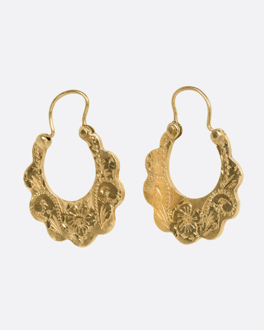 Scalloped Floral Hoop Earrings