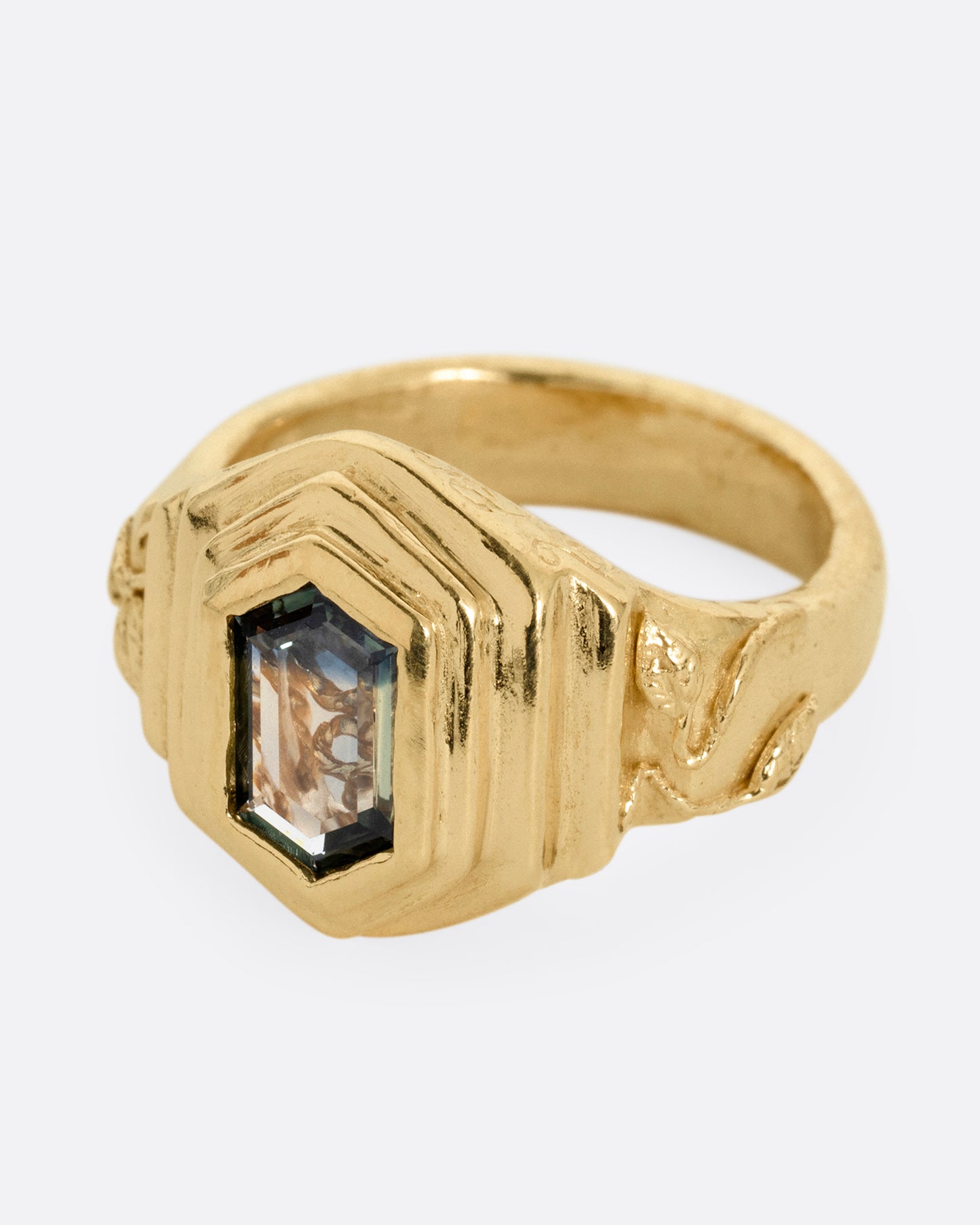 Curio Ring
