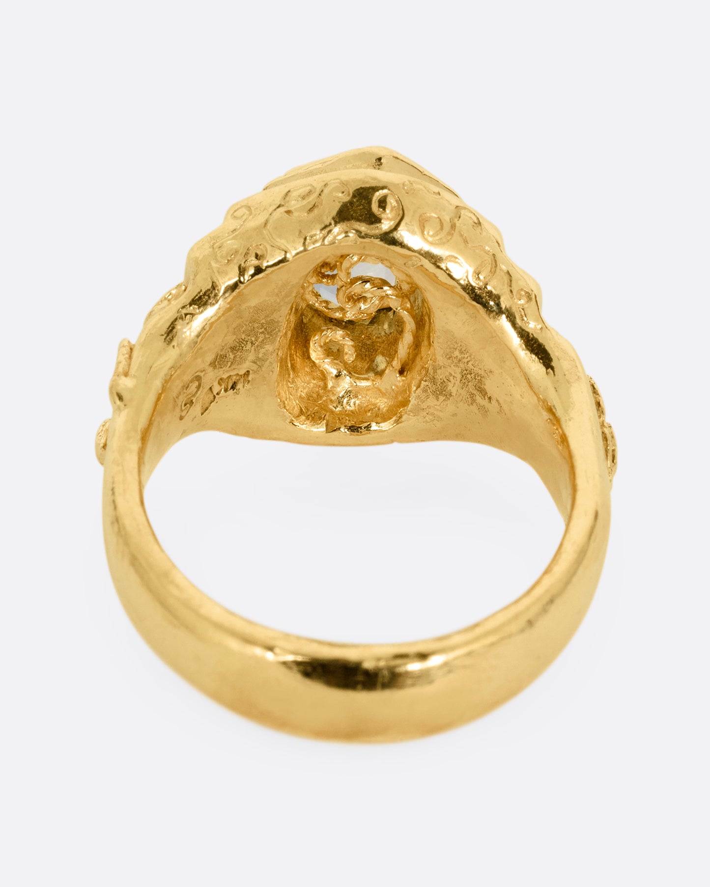 Curio Ring