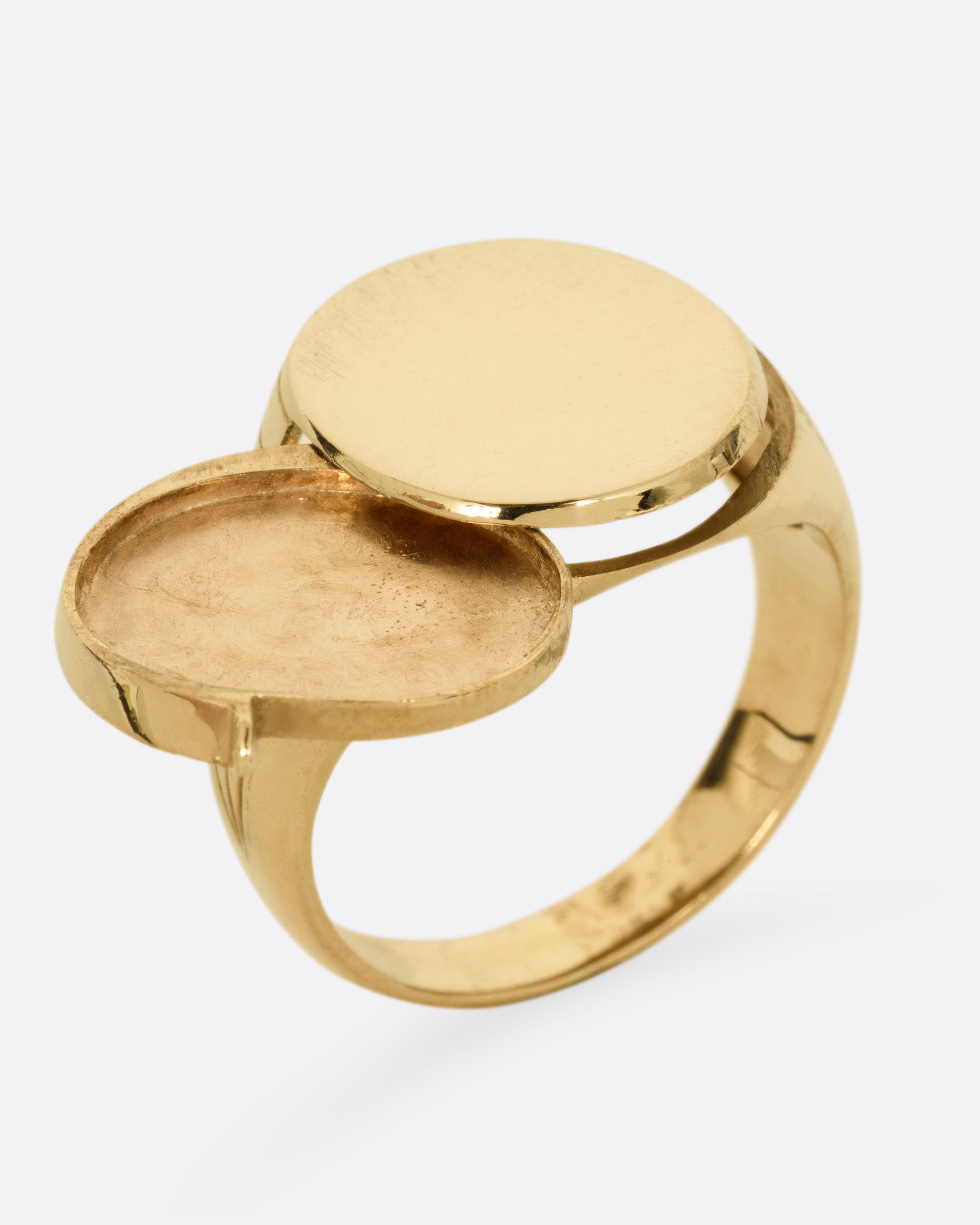 Life SIGNET RING K10 ゴールド リング 9号 Locket Signet Ring – Love Adorned