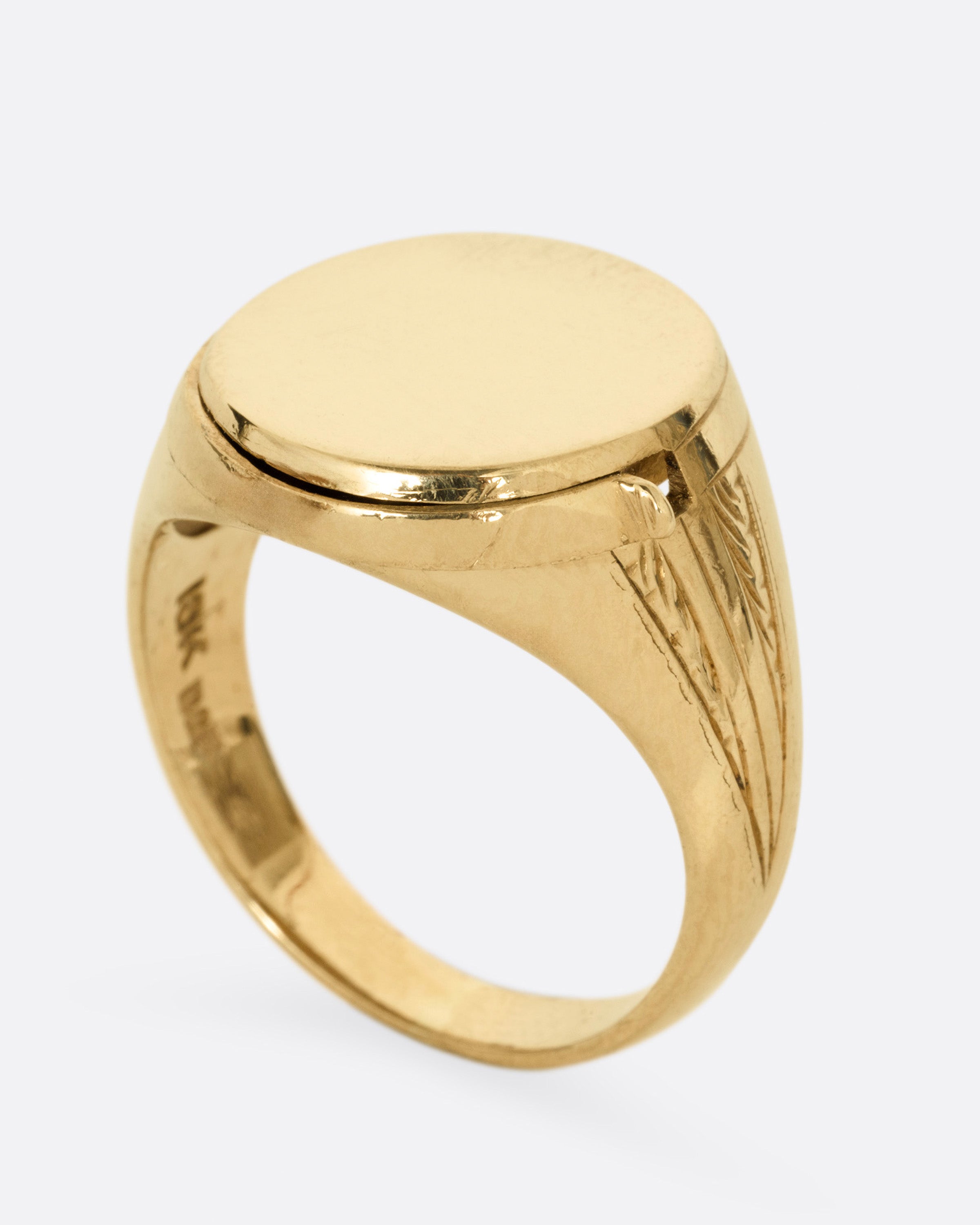 Life SIGNET RING K10 ゴールド リング 9号 Locket Signet Ring – Love Adorned