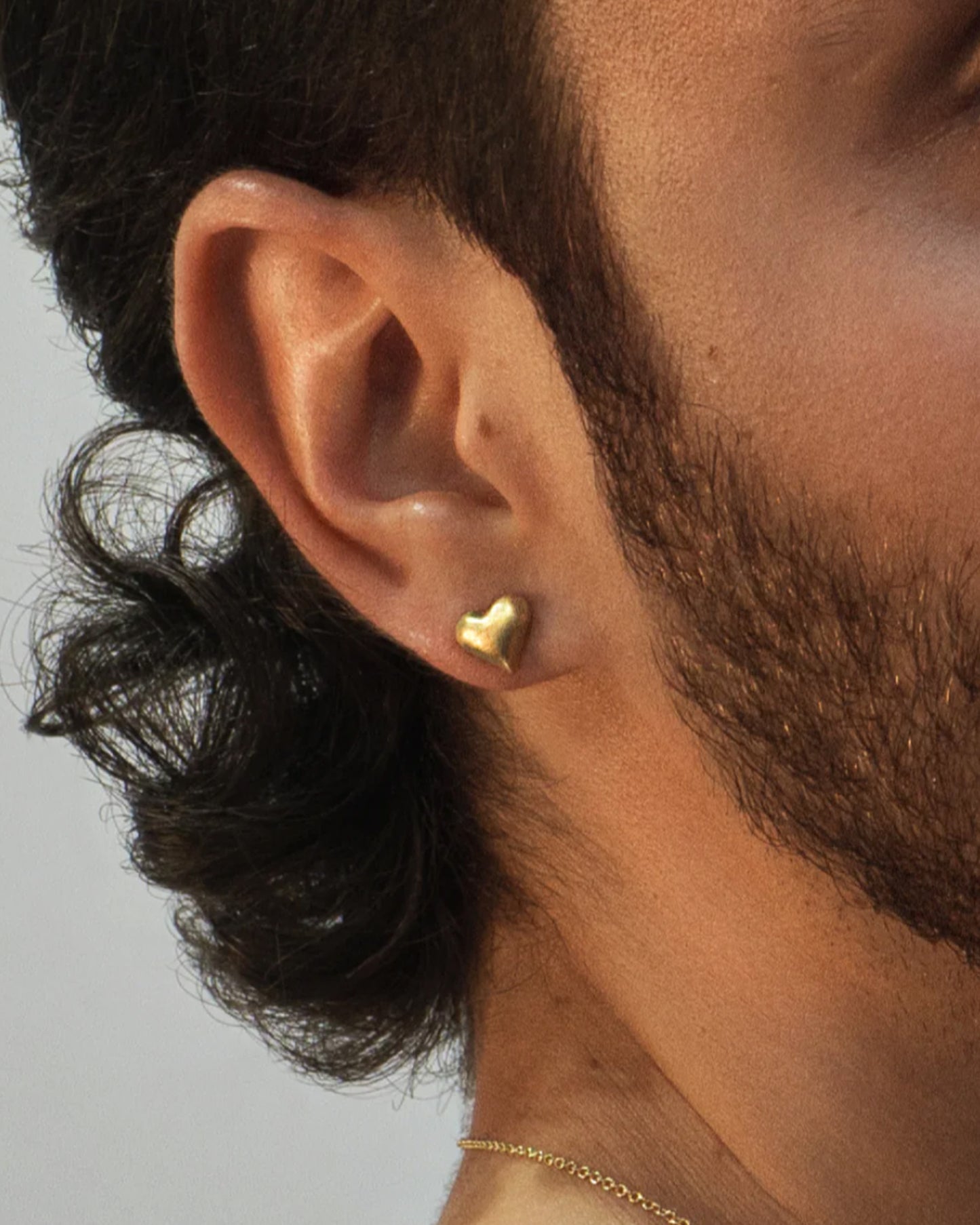 This earring is the most universal symbol of love.