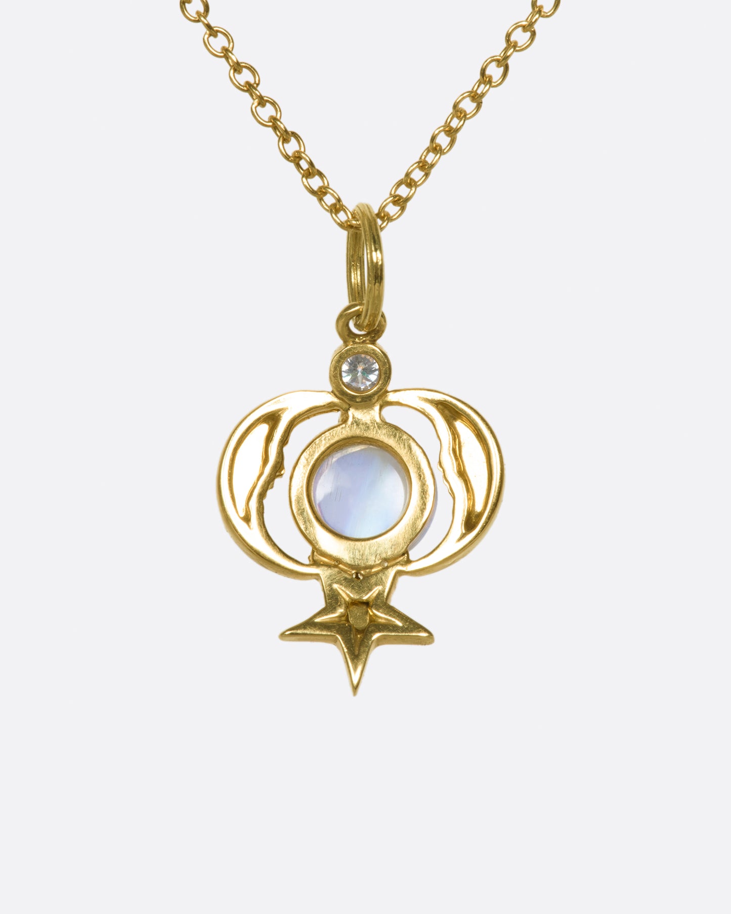 Part of Anthony Lent's beloved Celestial collection, this time with a rainbow moonstone.