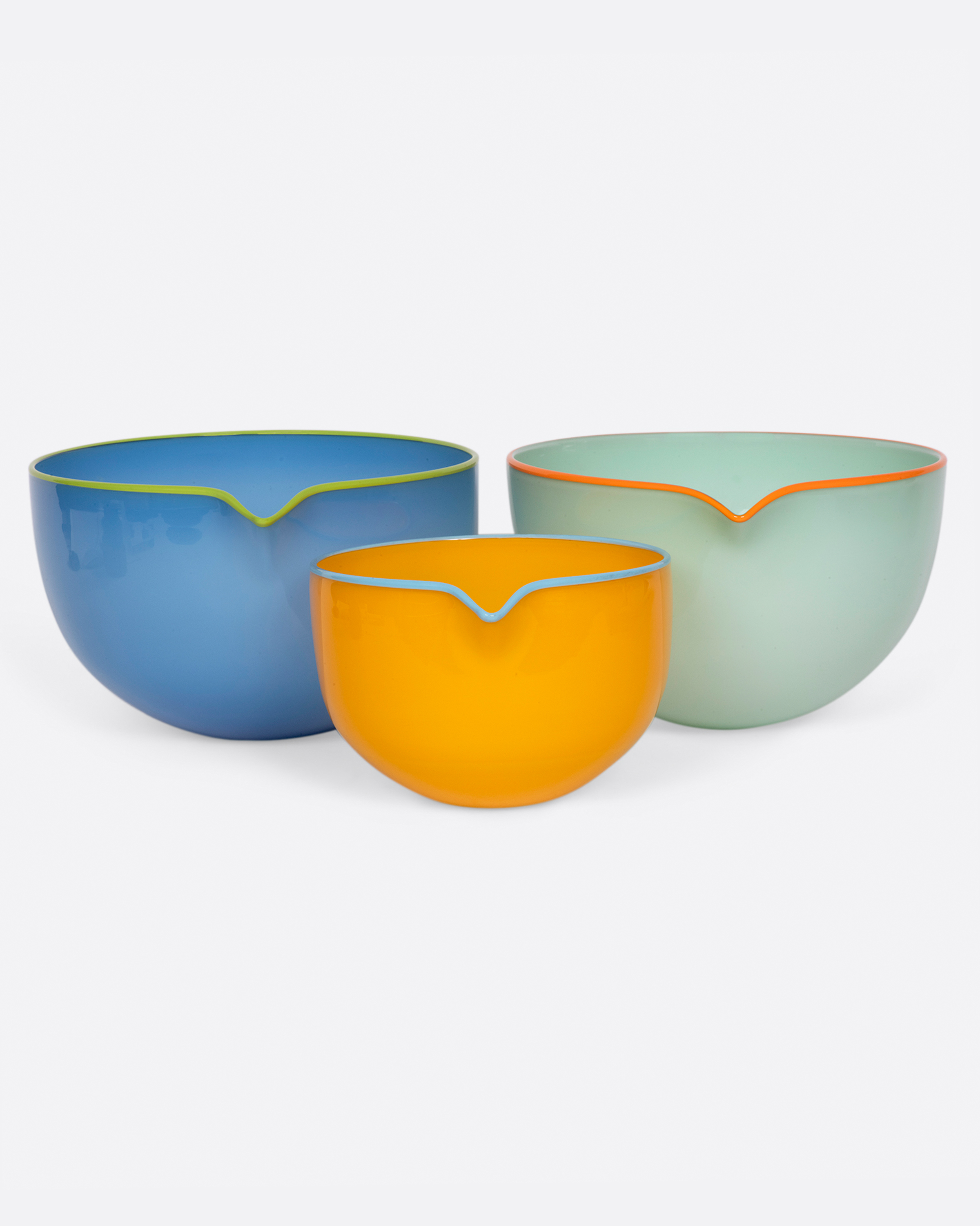 SPOUTED POURING BOWLS