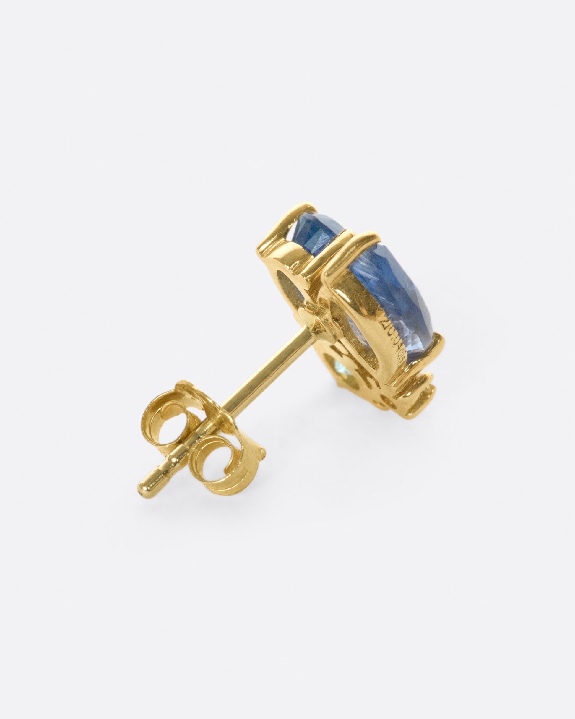 One of Eva Noga's beloved cluster studs, this time in shade of blue.
