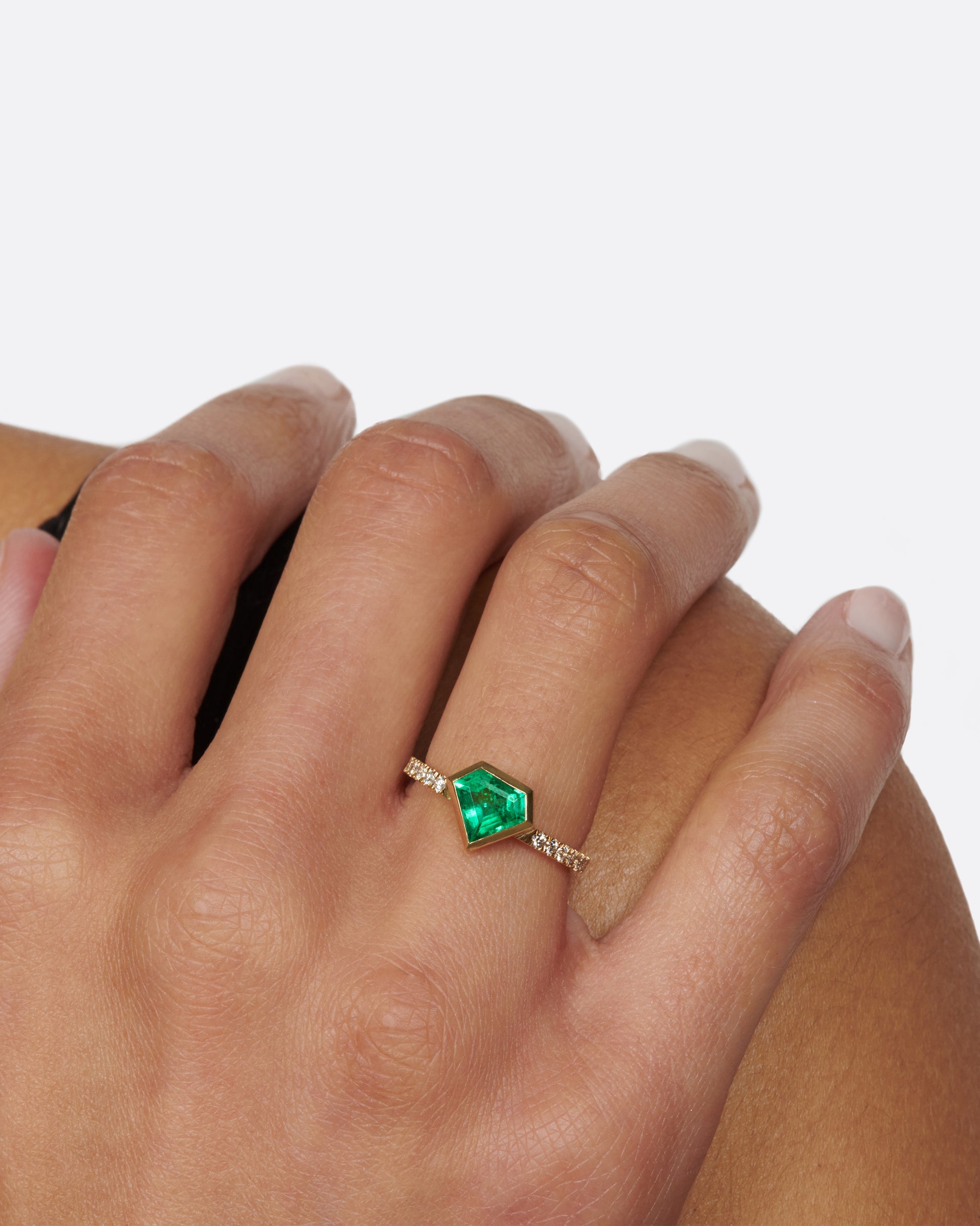 A new iteration of ERA's classic mosaic stacking ring, this time with a spectacular emerald.