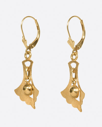 Vintage yellow gold fan drop earrings, side view of the pair showing the lever backs