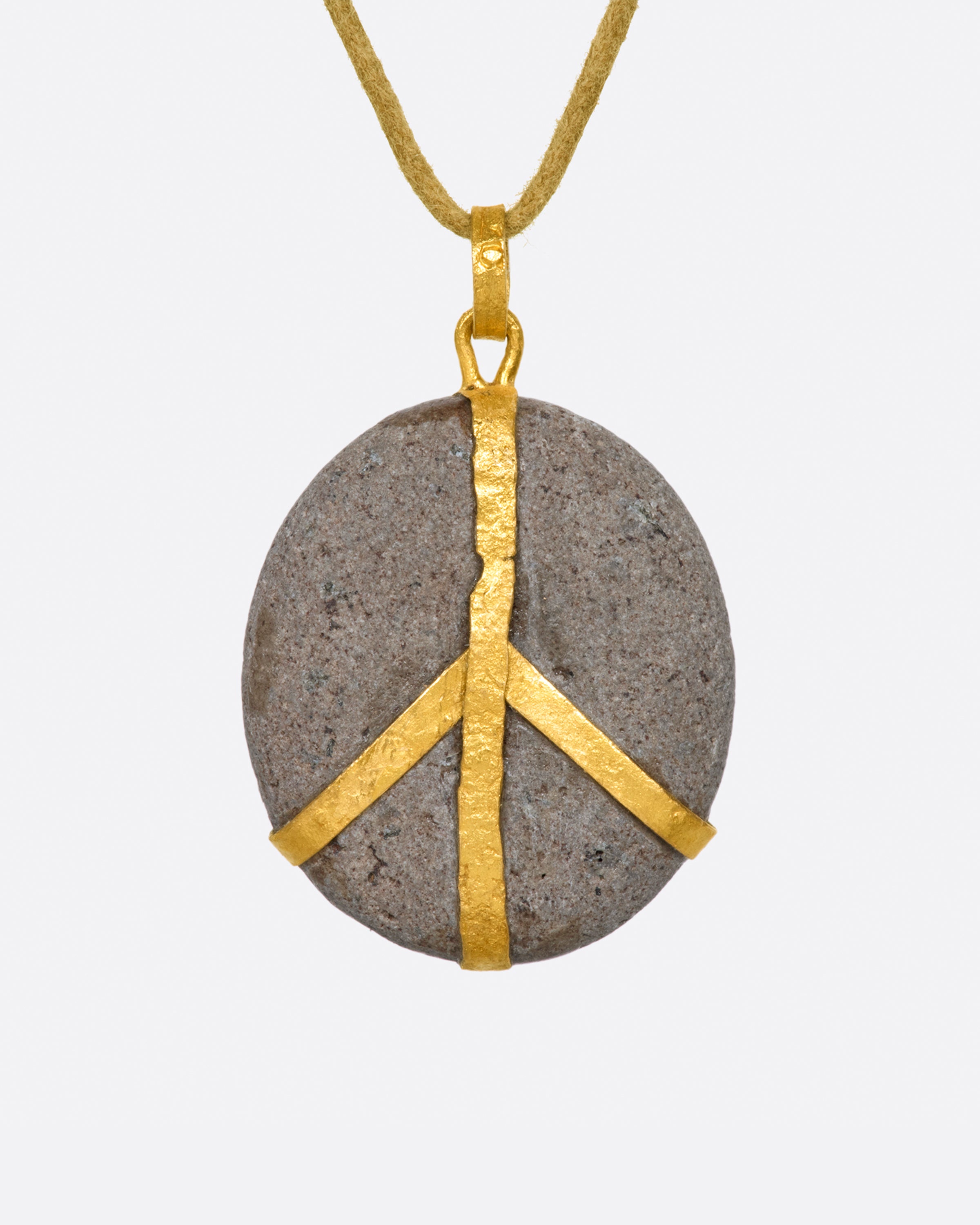 PEACE SIGN PEBBLE NECKLACE