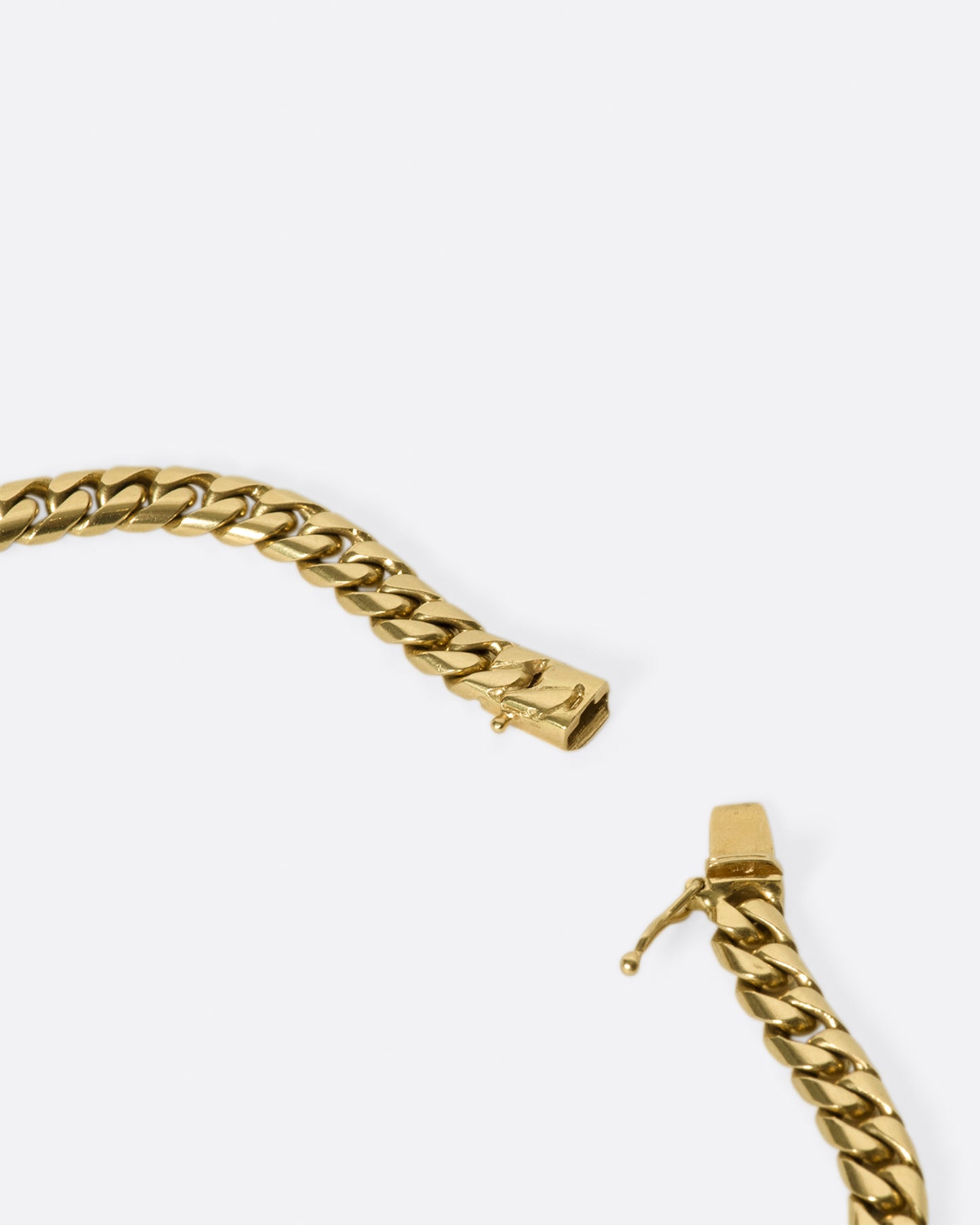 This chain is a heavyweight with its solid gold links, but it feels like butter.