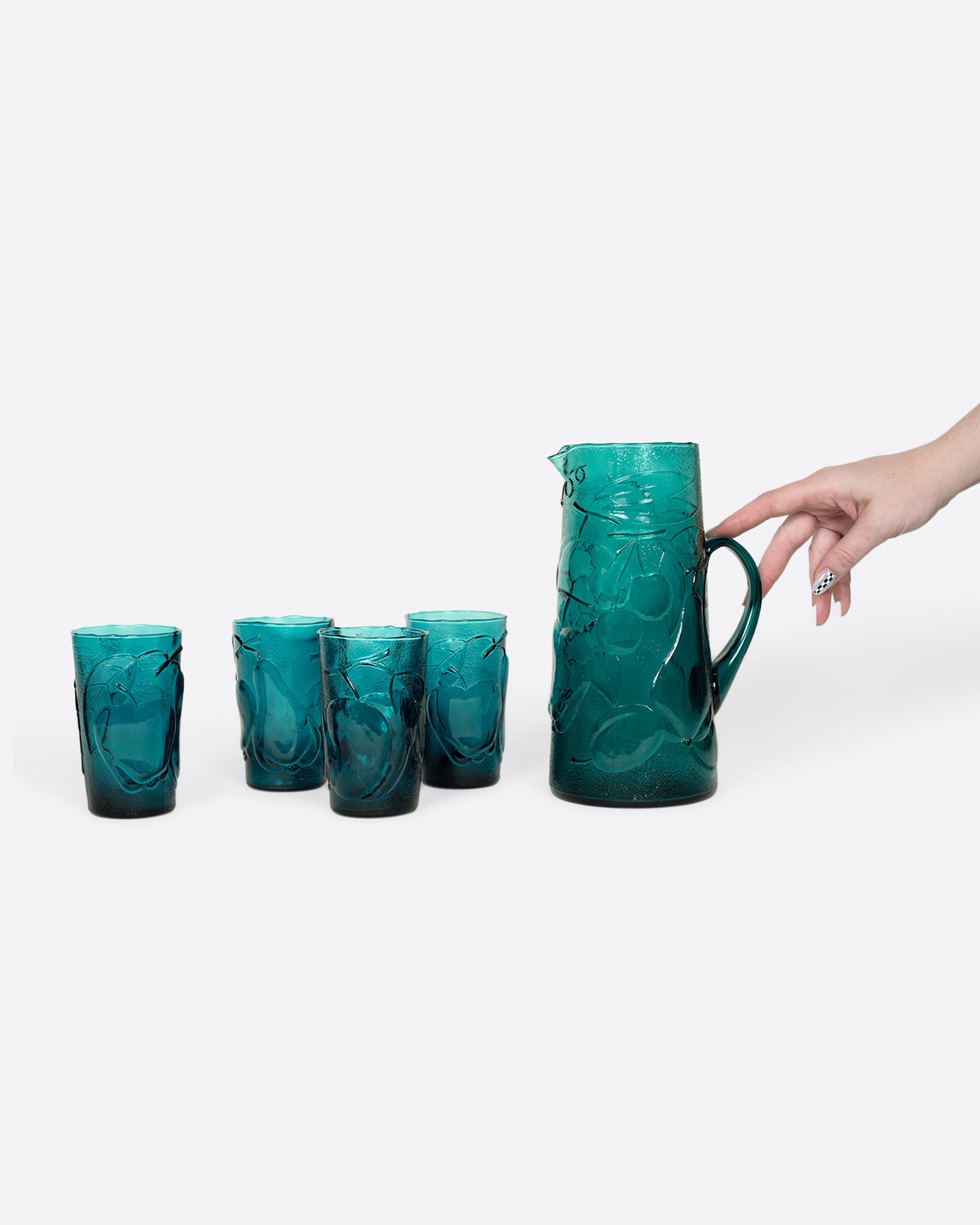 Vintag pitcher and fashion copa set