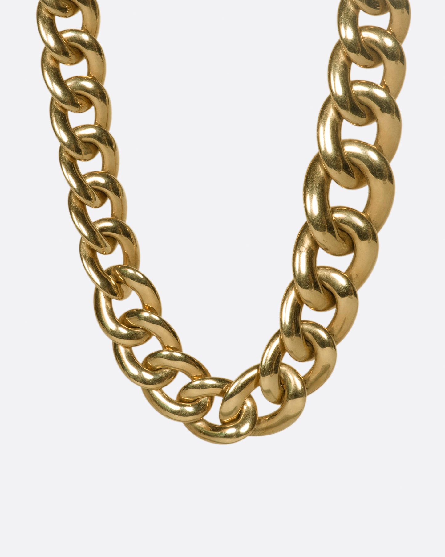 The links on this chain are substantial and reach almost an inch wide, are still buttery soft and comfortable.